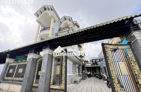 Biệt Thự Đã Hoàn Công 242m2, Ngang 12m, 3 Tầng, Dĩ An, Giá 8.2 Tỷ